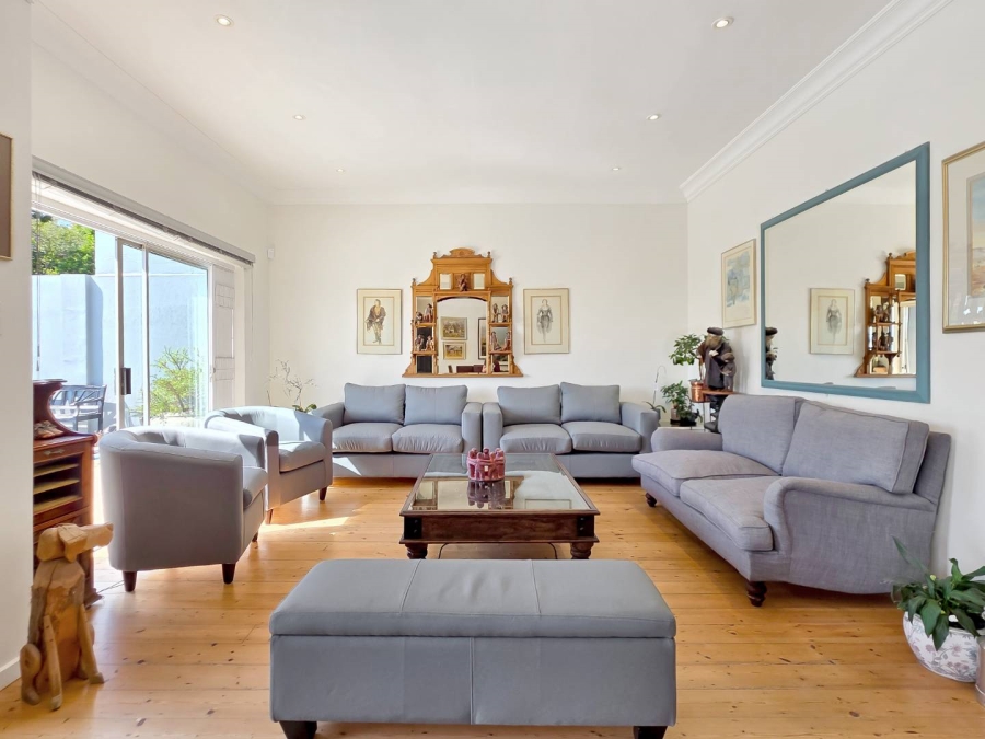 4 Bedroom Property for Sale in Fresnaye Western Cape